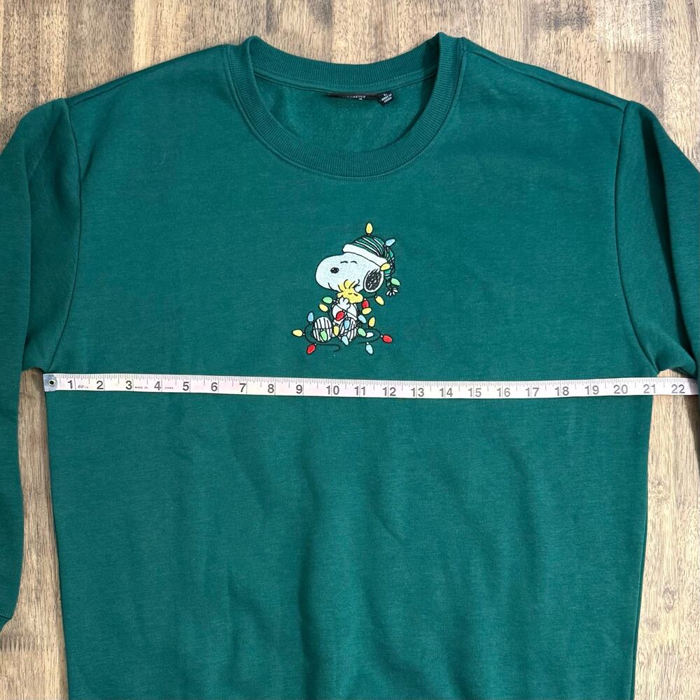 Snoopy Woodstock Sweatshirt Christmas Lights Embroidered Peanuts Unisex Large - Picture 6 of 8